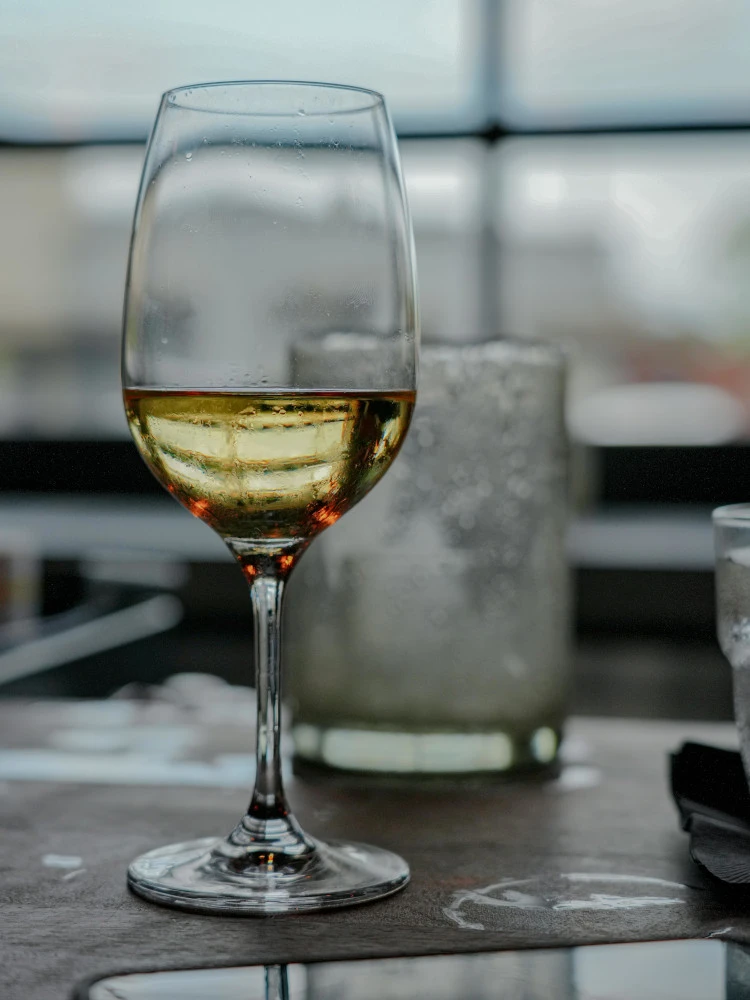 alcohol-free white wine